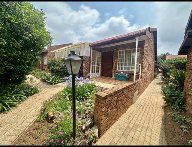 2 BEDROOM FREESTANDING FOR SALE IN SUNAIR PARK